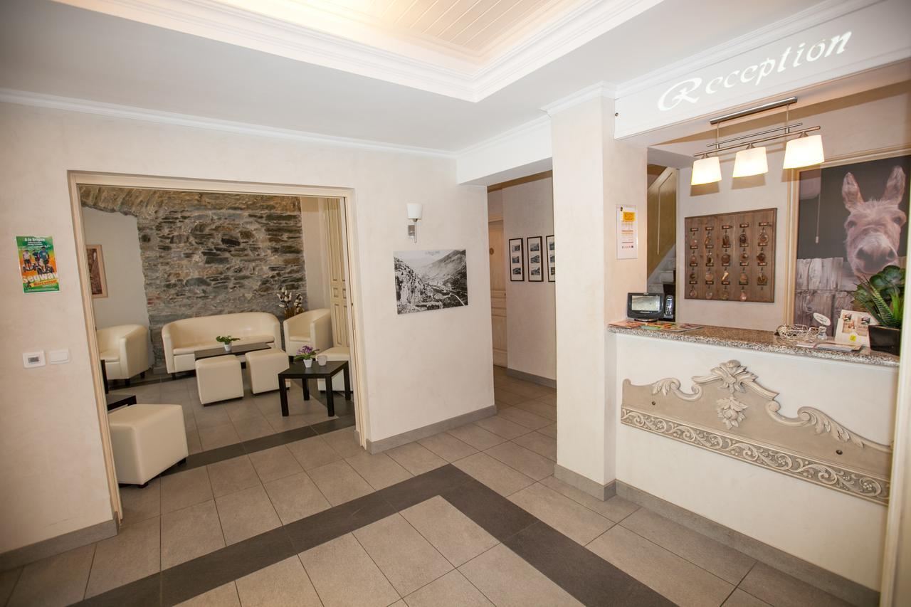 Le Mirval Hotel La Brigue Exterior photo