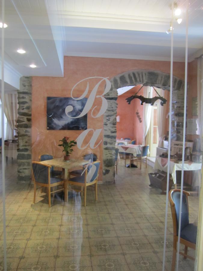 Le Mirval Hotel La Brigue Exterior photo
